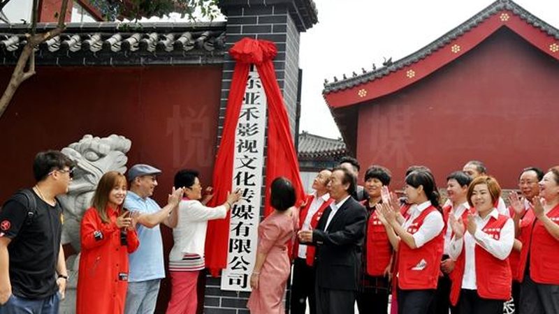 在签订合同前，双方需就以下条款进行谈判：